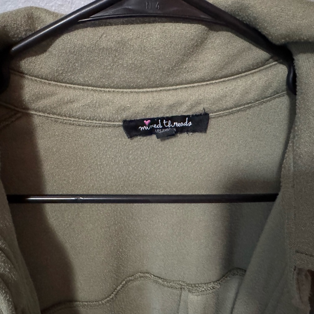button down - Picture 3 of 3